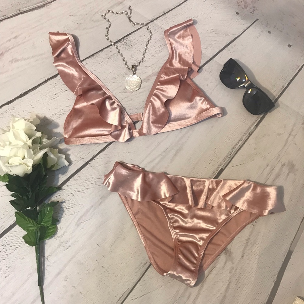 👙Pink Ruffle Bikini - Picture 2 of 5